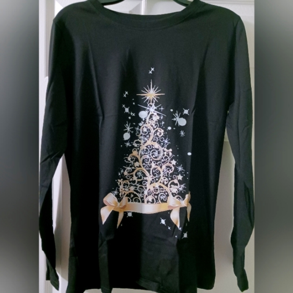 NWT! Christmas Tree T-shirt Size Large
